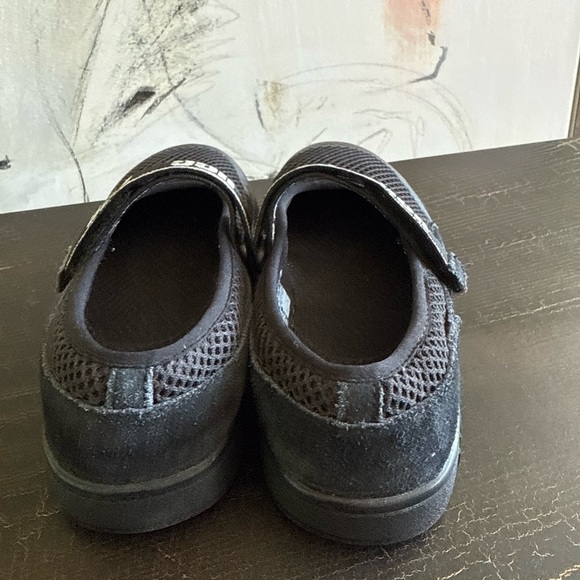 UGG Black Ballerina Shoes size Toddler 11 - Picture 3 of 8